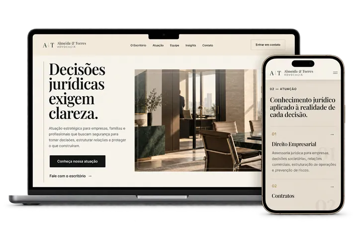 Exemplo de site para advocacia apresentado em computador e celular